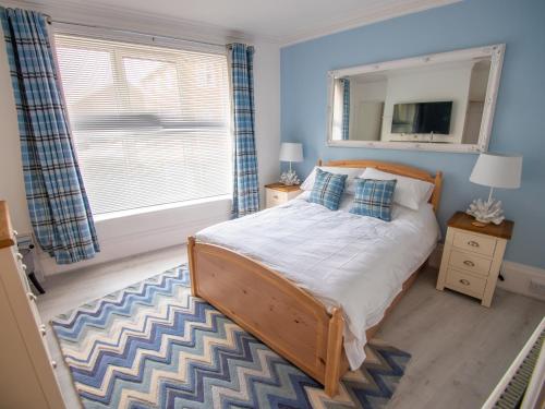 North Bay Holiday Apartment with Internet Smart TV's and Patio Area — 4-Star Luxury Hotel in Scarborough, United Kingdom