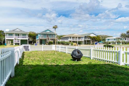 Out of the Blue by Oak Island Accommodations - photo 20