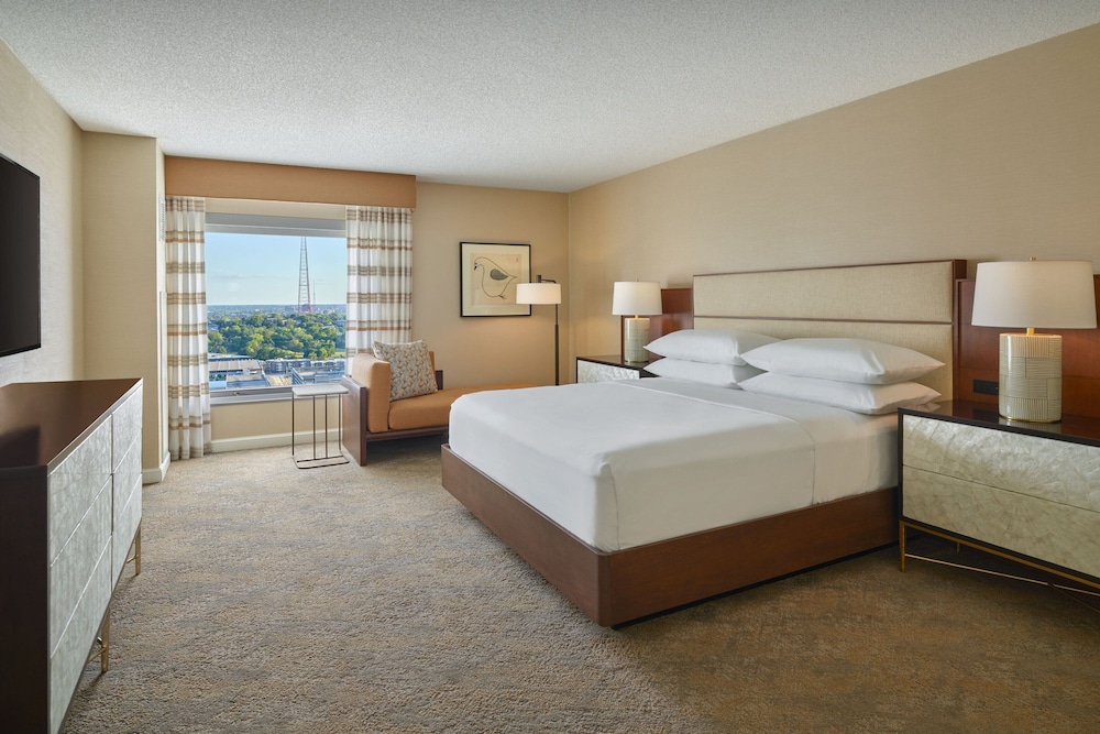 Sheraton Kansas City Hotel at Crown Center - photo 11