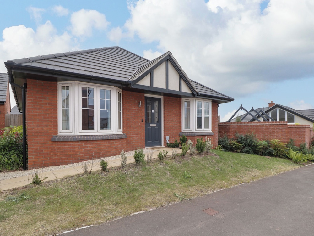 Bungalow No 37 — 4-Star Luxury Hotel in Ross On Wye, United Kingdom
