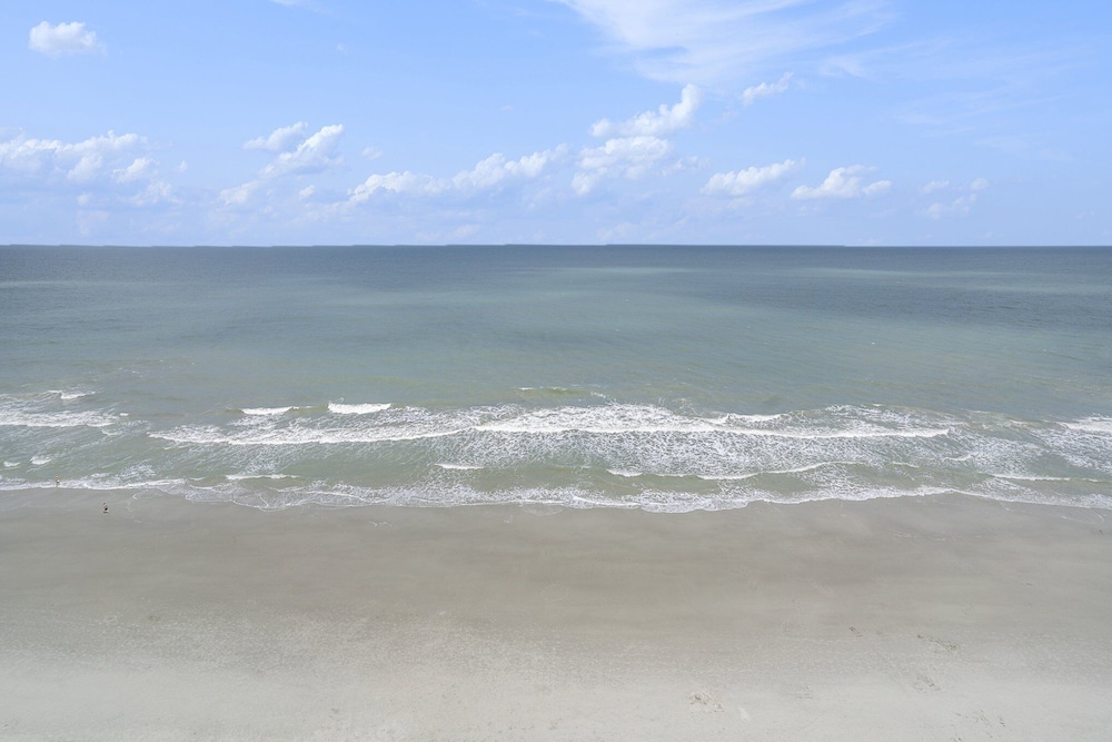 1201 Waters Edge Resort 3 Bedroom Condo by RedAwning - photo 38