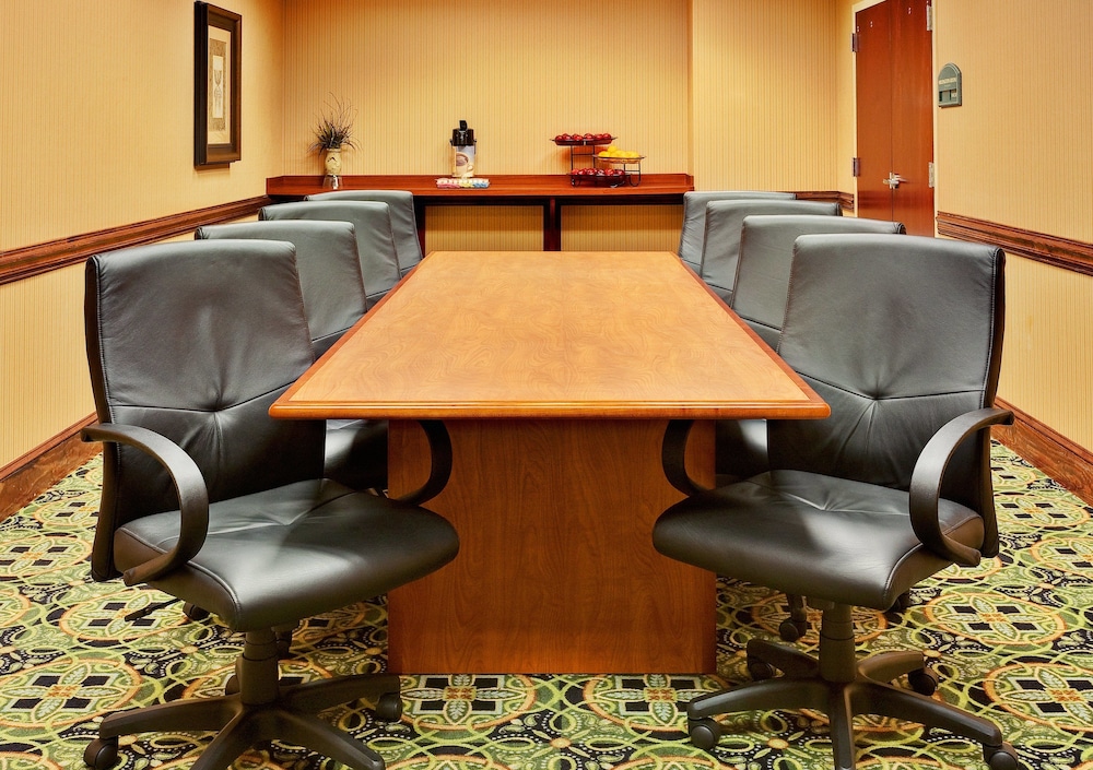 Holiday Inn Express & Suites Millington by IHG - photo 42
