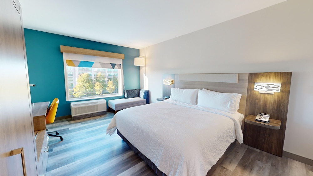 Holiday Inn Express & Suites Chicago Schaumburg an IHG Hotel - photo 9
