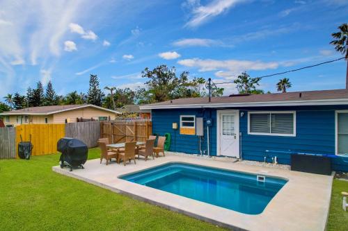 Remodel House with Heated pool patio and gas grill — 4-Star Luxury Hotel in Sarasota, United States