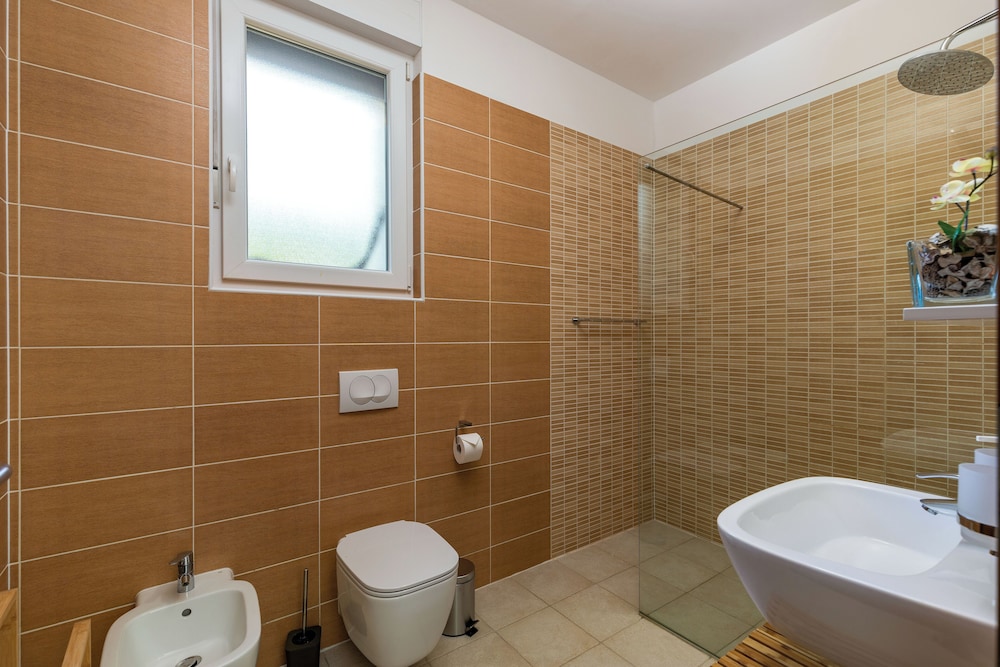 Villa Cvek — 4-Star Luxury Hotel in Kanfanar, Croatia