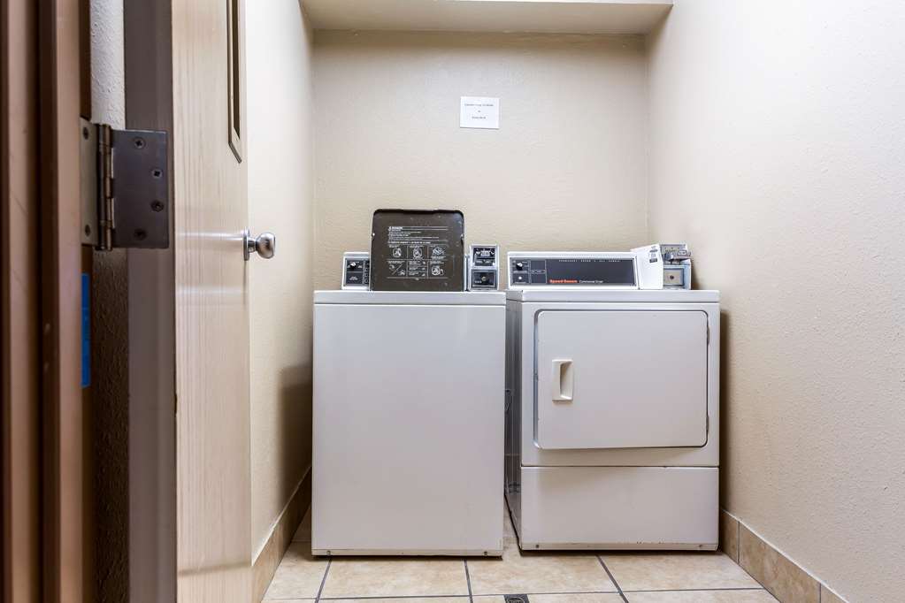 Econo Lodge Inn & Suites Fairview Heights St. Louis - photo 27
