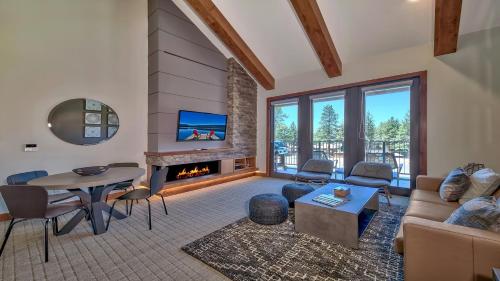 Luxury Residence Gondola Across The Street Condo — 4-Star Luxury Hotel in South Lake Tahoe, United States