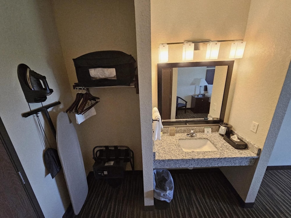 Cobblestone Inn & Suites Maryville - photo 23