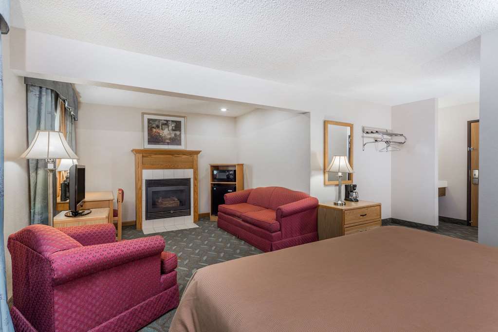 Super 8 by Wyndham Monroe WI - photo 7