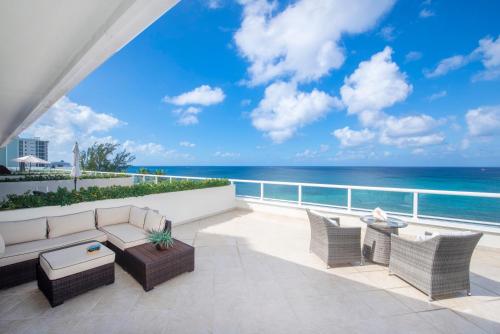 South Bay Beach Club #3 2 Bedroom 2 Bathroom Unit — 4-Star Luxury Hotel in George Town, Cayman Islands