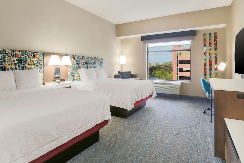 Hampton Inn & Suites Pittsburgh Downtown - photo 11