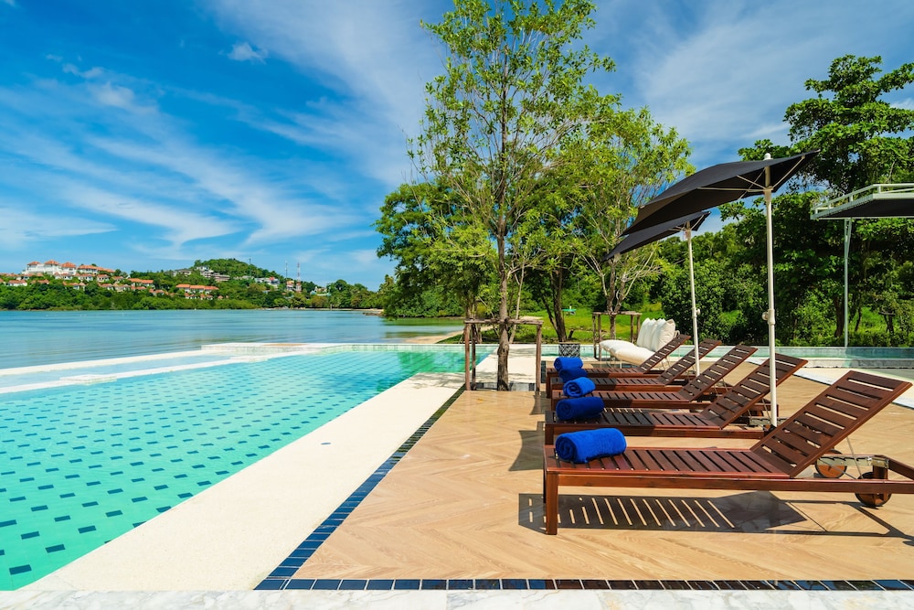 Charcoal Panwa Beach - last minute hotel in Phuket