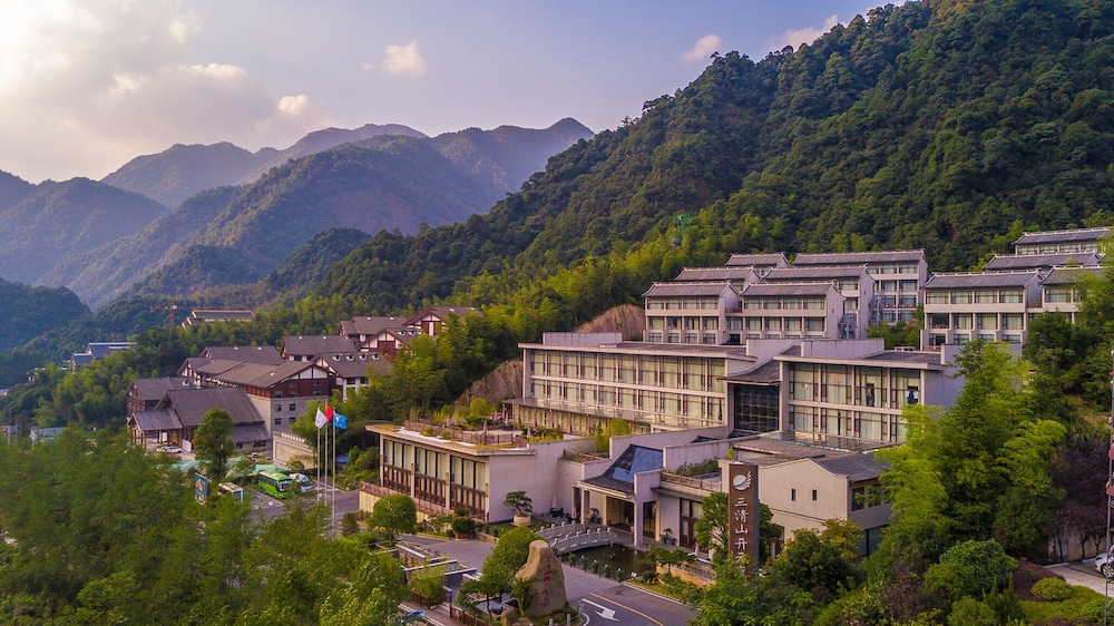 SanQingShan New Century Resort — 4-Star Luxury Hotel in Shangrao, People's Republic of China
