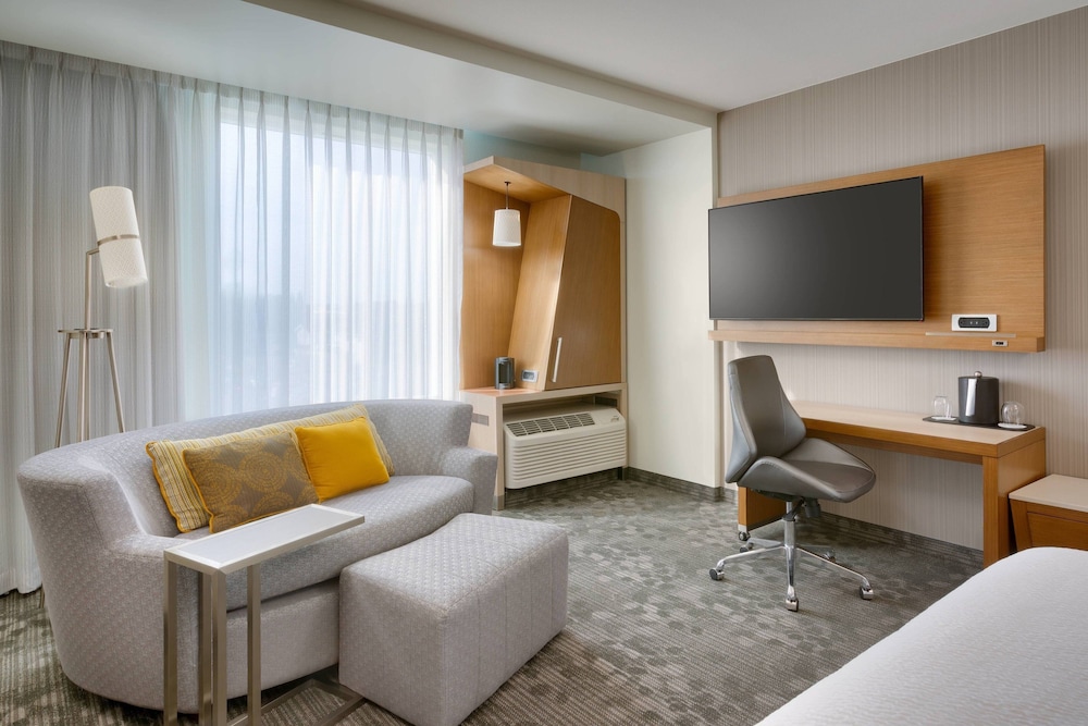 Courtyard by Marriott Los Angeles LAX Hawthorne - photo 13
