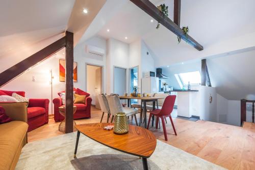 Le Robin Des Toits Moderne in Schiltigheim, France