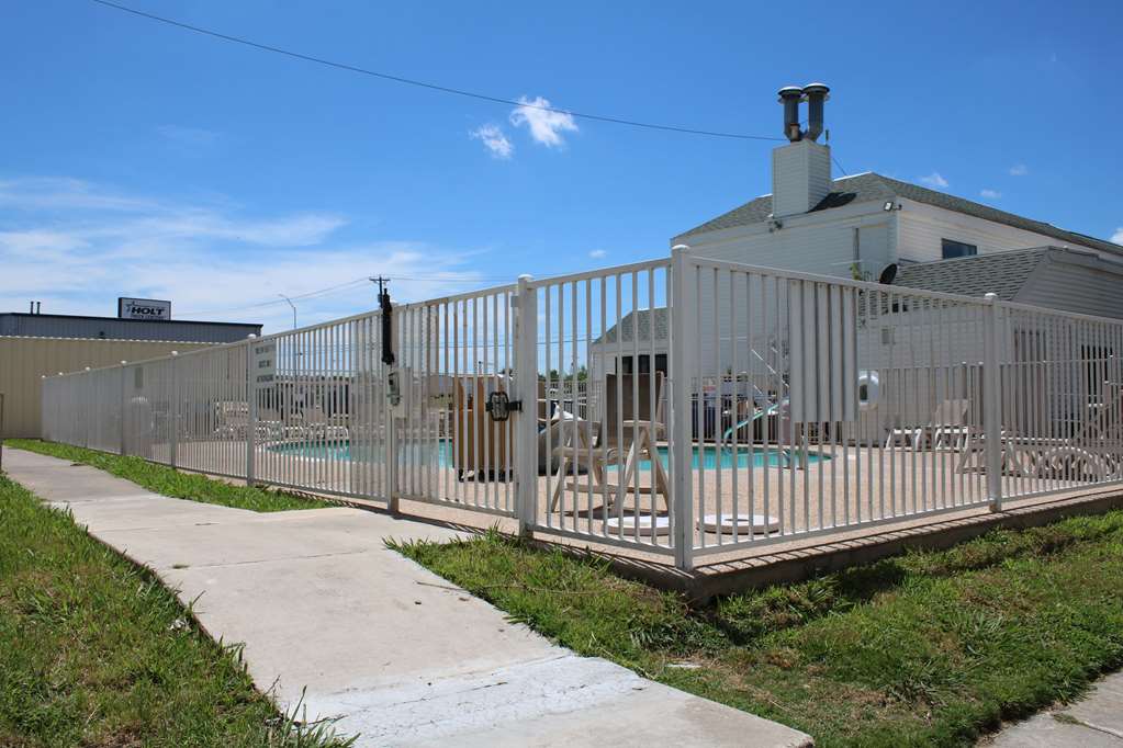 Days Inn by Wyndham Waco University Area - photo 5