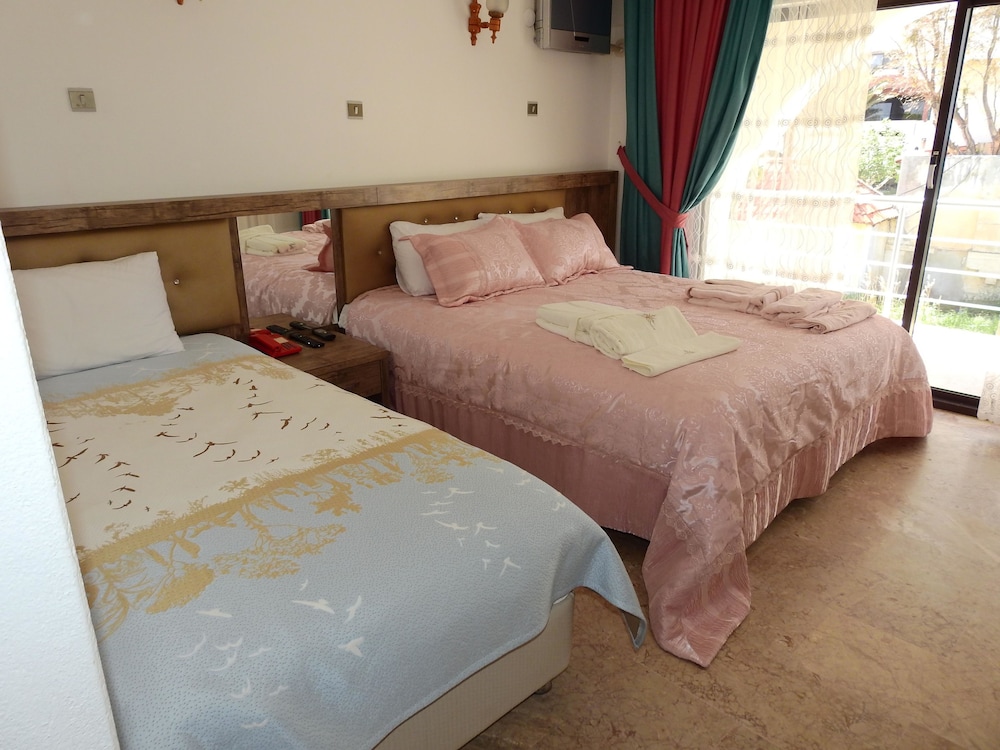Hotel Paris — Ayvalik — photo 4