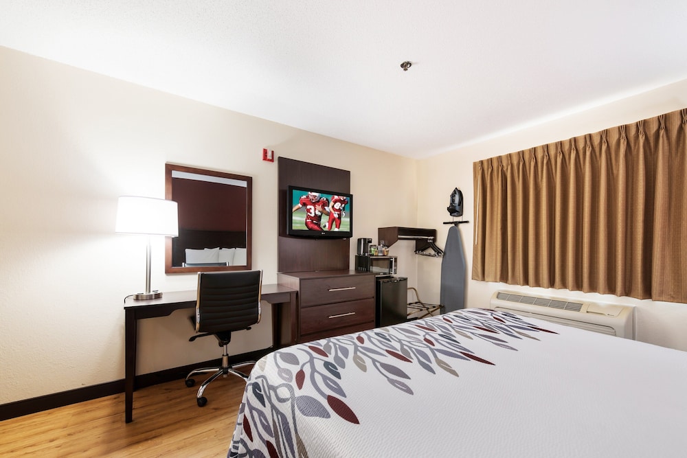 Red Roof Inn Auburn - photo 17