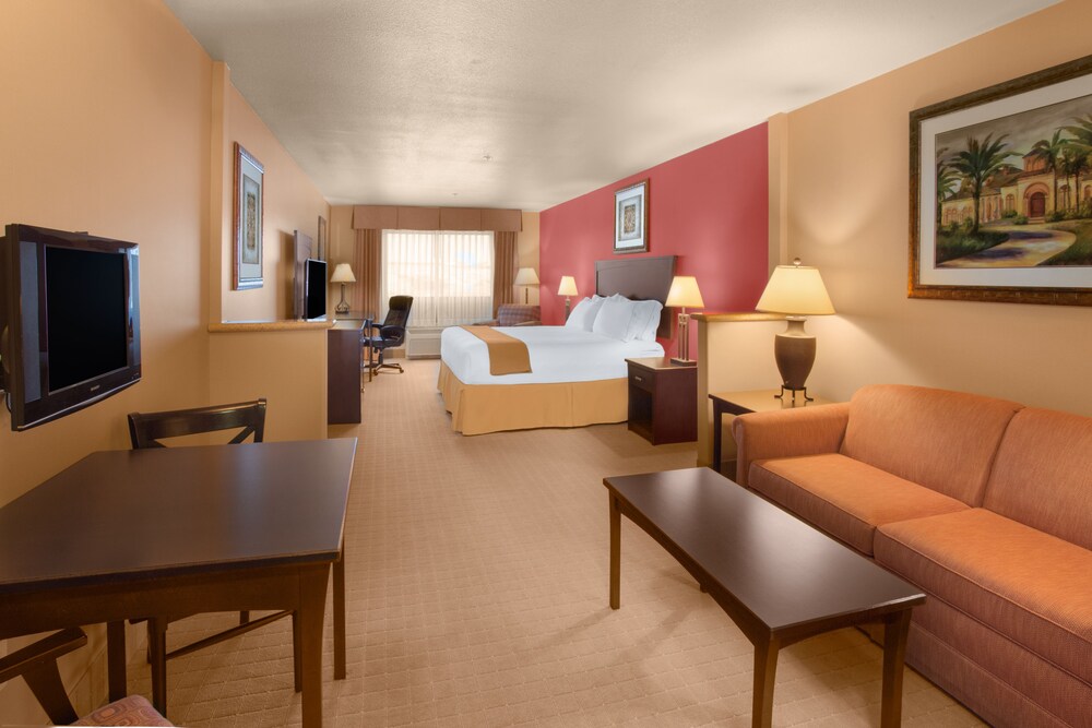 Holiday Inn Express & Suites Yuma by IHG - photo 4
