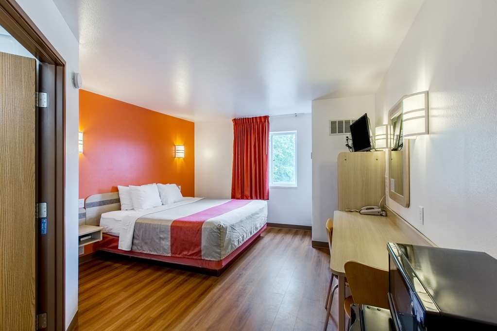 Motel 6 Baraboo WI Lake Delton - photo 14