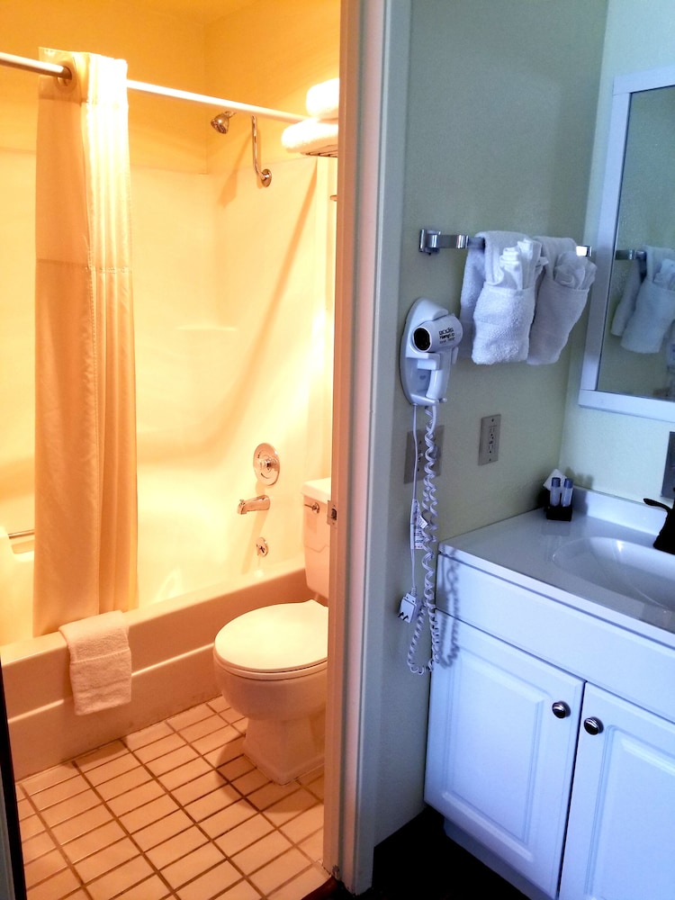 FairBridge Inn Coeur d'Alene - photo 27