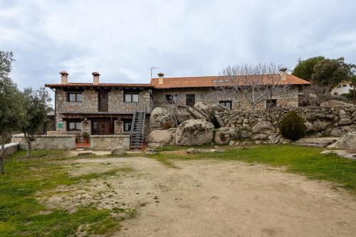 Finca El Olivo De Fresnedillas in La Cabrera, Spain