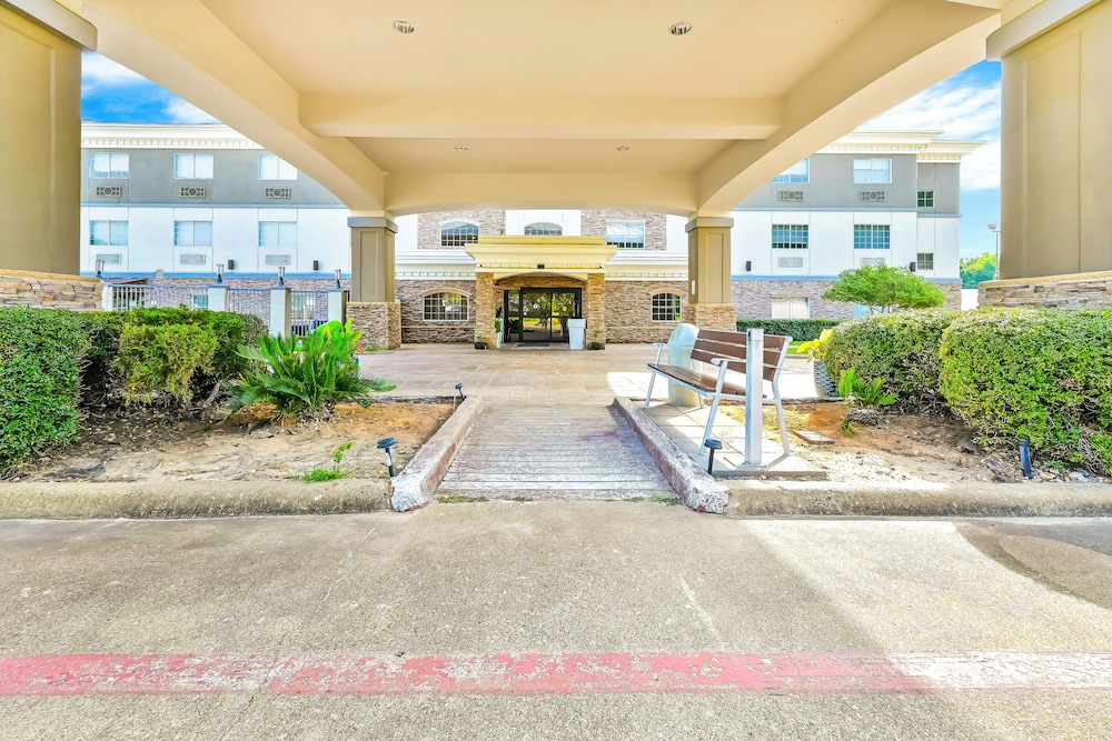Holiday Inn Express Palestine by IHG - photo 73