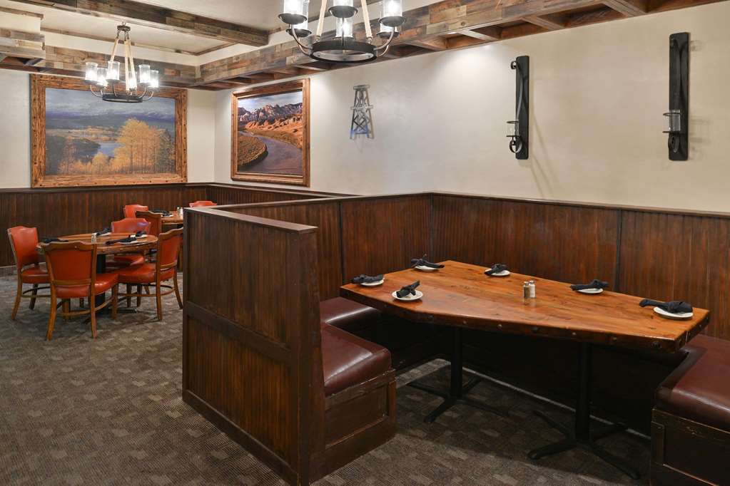 Quality Inn Vernal near Dinosaur National Monument - photo 25