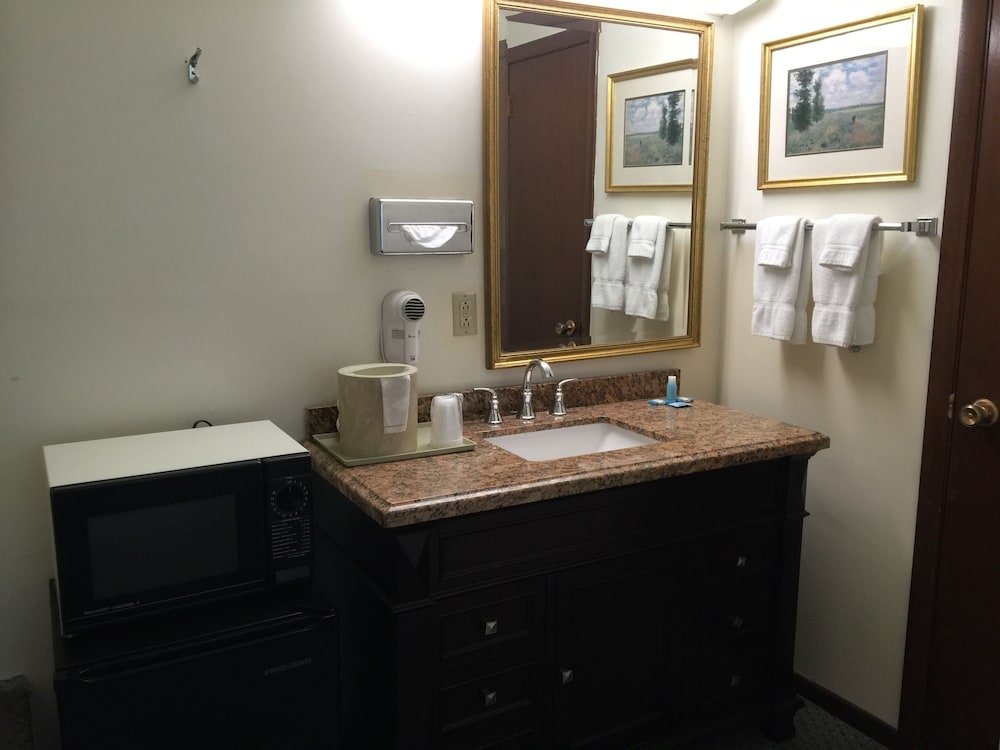Crest Country Inn - photo 117