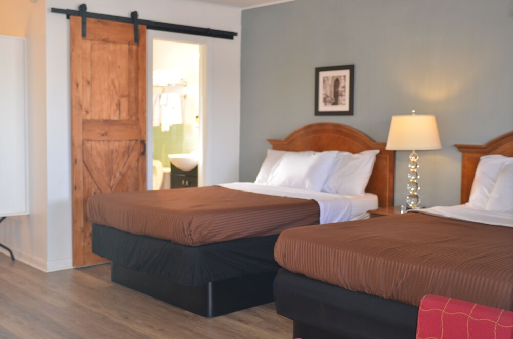 The Oak Motel - photo 5