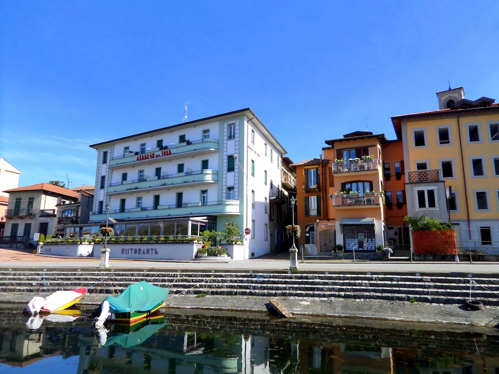 Albergo Del Sole pet-friendly hotel Porto Valtravaglia