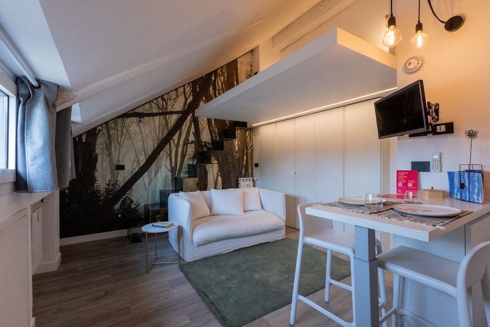 Mansarda in Bianco by Wonderful Italy — 4-Star Luxury Hotel in Turin, Italy