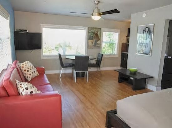 Hollywood Beach Inn - photo 9