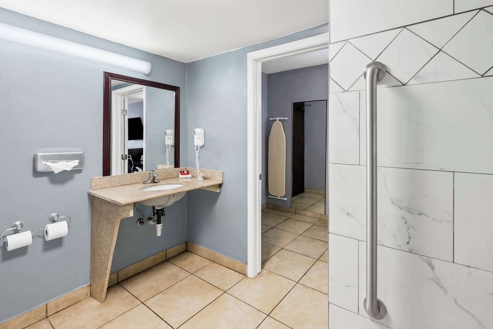 SureStay Plus Hotel by Best Western Lubbock Medical Center - photo 33