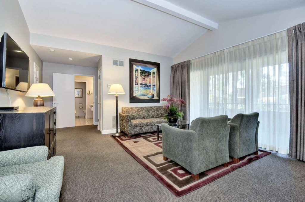 Stanford Terrace Inn - photo 15