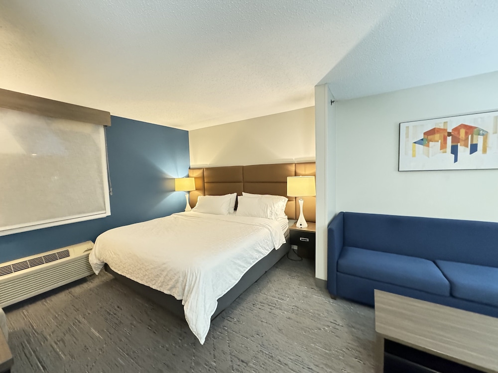 Holiday Inn Express Hotel & Suites St. Paul Woodbury by IHG - photo 26
