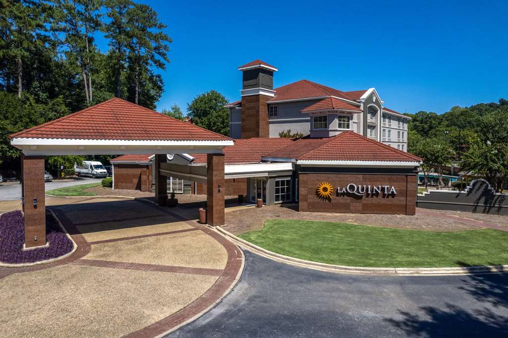 La Quinta Inn & Suites by Wyndham Birmingham Hoover - photo 6