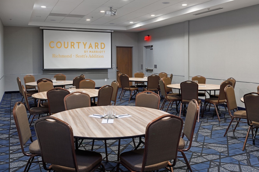 Courtyard by Marriott Richmond Scott s Addition - photo 33