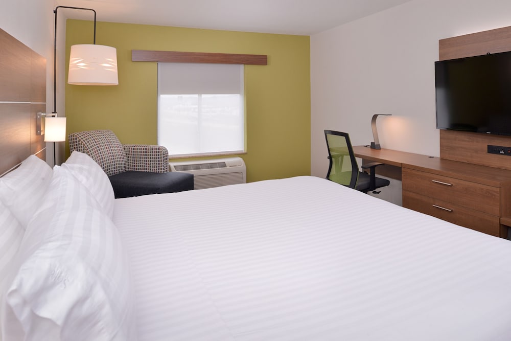Holiday Inn Express & Suites Parkersburg Mineral Wells by IHG - photo 9