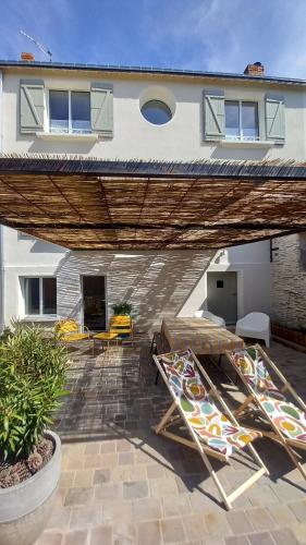 La Demoiselle in Unknown City, France