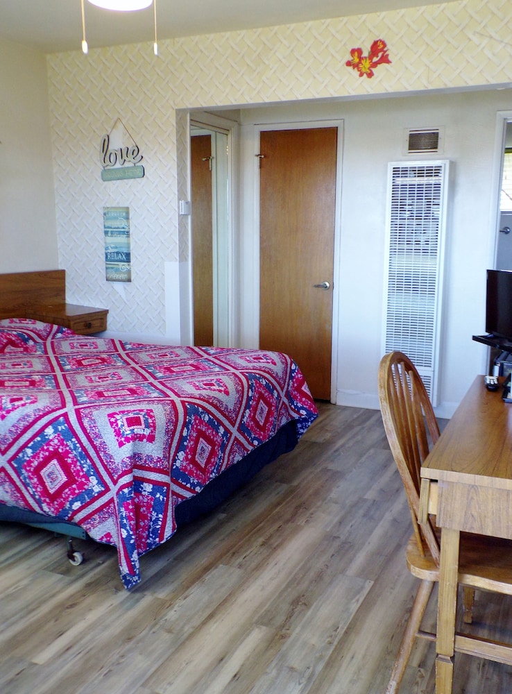 Cypress Tree Motel - photo 23