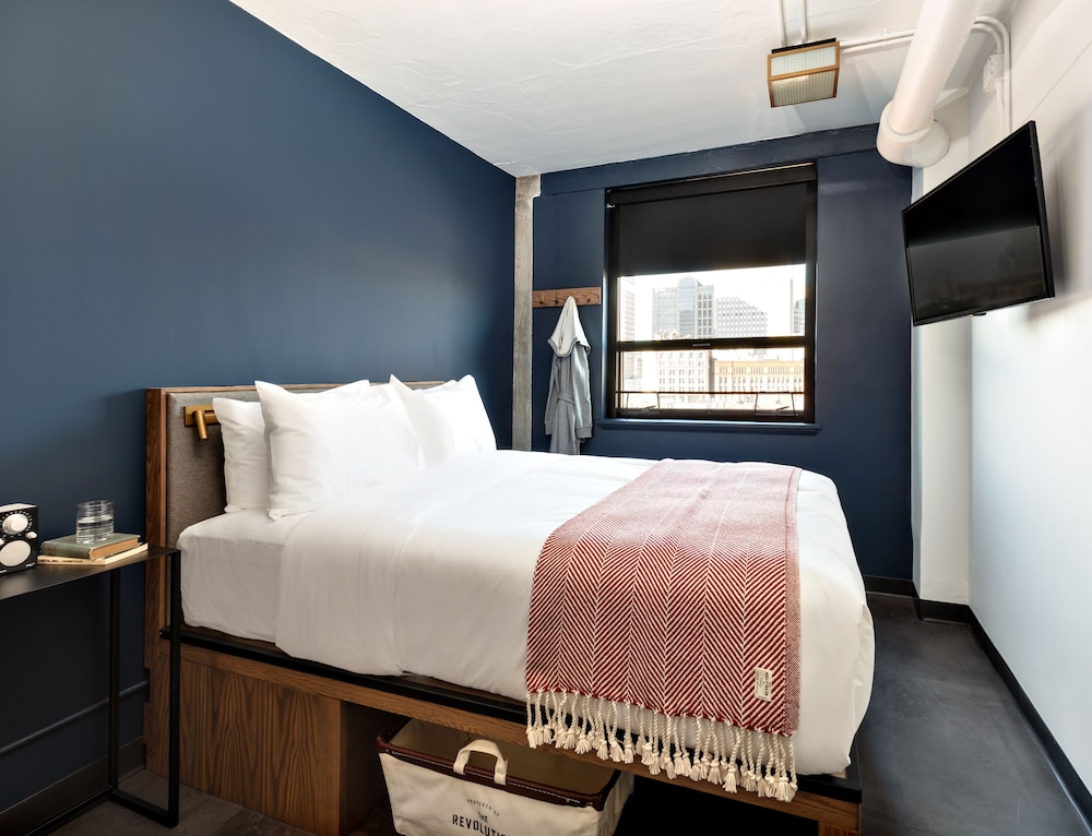 The Revolution Hotel - photo 29