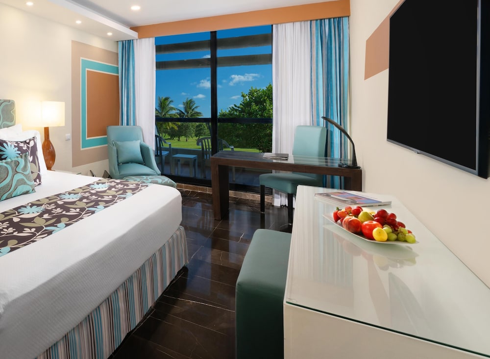 The Pyramid Cancun By Oasis All Inclusive