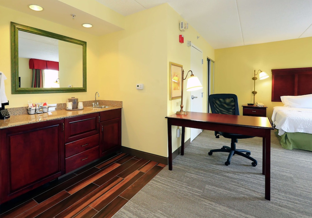 Hampton Inn & Suites Lamar - photo 54