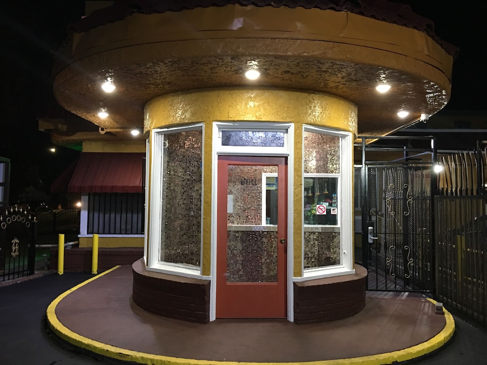 Harris Motel - photo 3