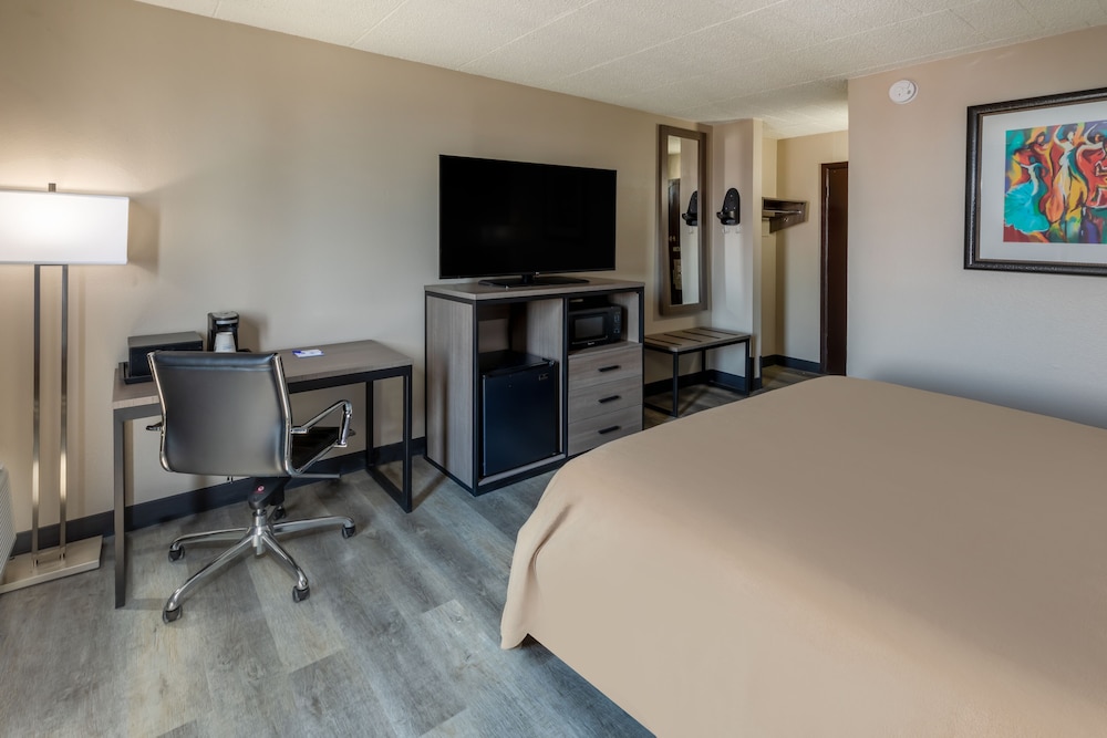 Super 8 by Wyndham Laredo - photo 7