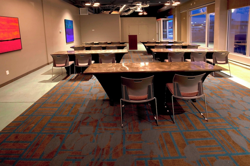 SpringHill Suites by Marriott Grand Junction Downtown Historic Main St. - photo 30