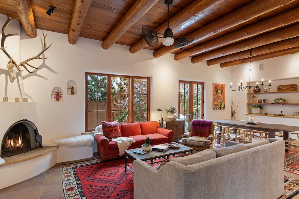 La Joya Spacious and Historic Downtown Jewel - photo 32