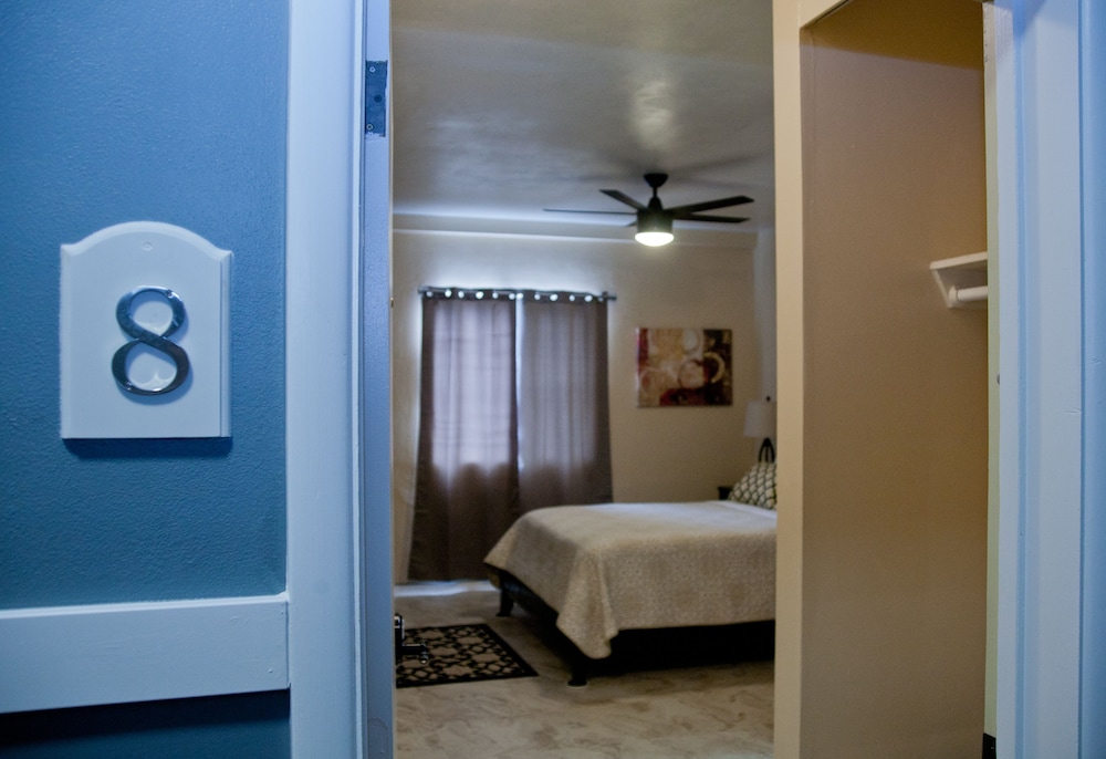 The Green Tree Hotel - photo 10