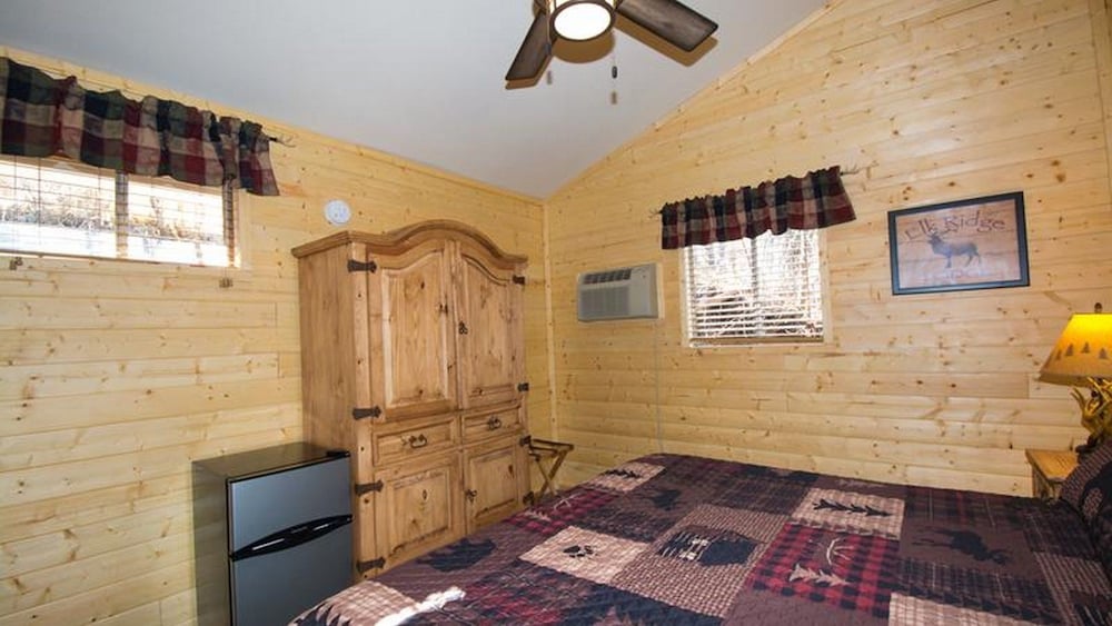 Upper Canyon Inn & Cabins - photo 32